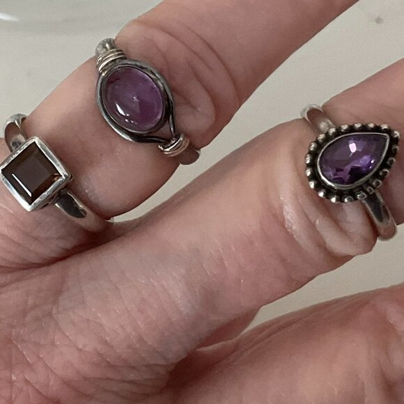 3 amethyst and purple stones and 925 sterling silver rings - Picture 7 of 7